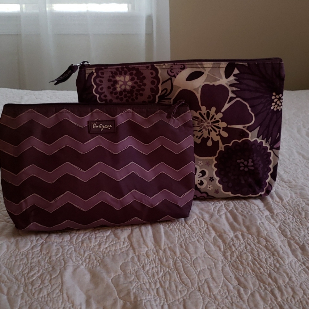 Set of 2 purple Thirty-One pouches